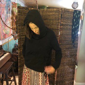 Fancy Black sweatshirt with hoodie